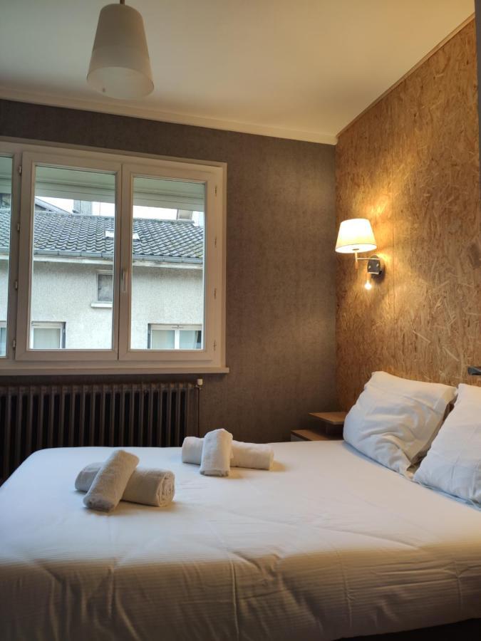 Bar Hotel Du Centre Montrevel-en-Bresse Exteriér fotografie